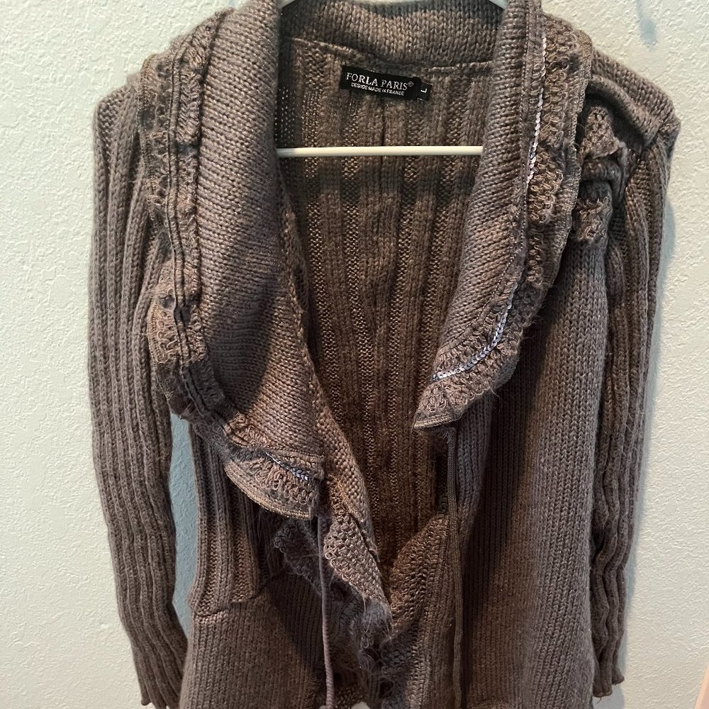 Ruffle sweater with sequin embroidery